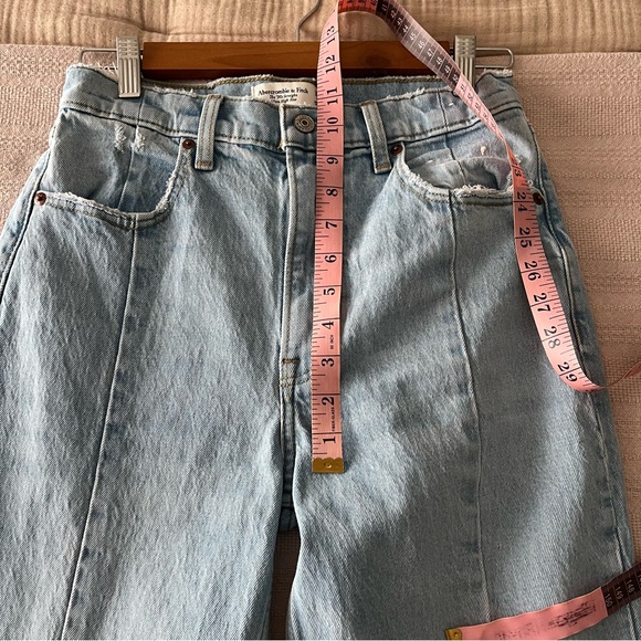Abercrombie 90s Straight Jeans Womens 27/4 Ultra High Rise Light Wash Split Hem - Picture 5 of 7